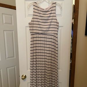 Maternity maxi dress